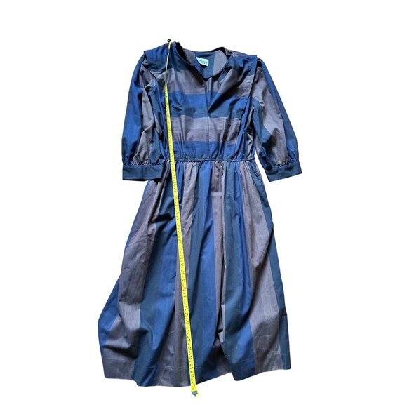 Vintage Striped Midi Dress With Button Closure & Puffed Sleeves - Picture 14 of 14